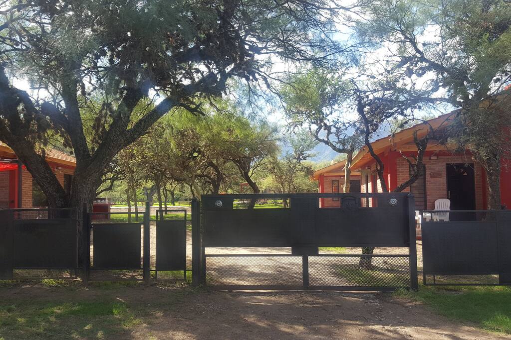 Fachada de ingreso