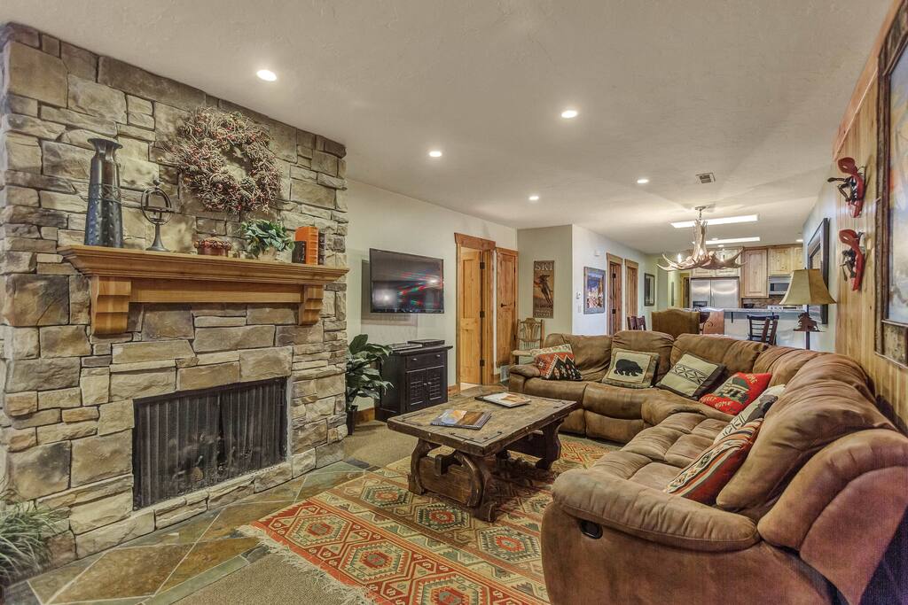 Living Room - view 1