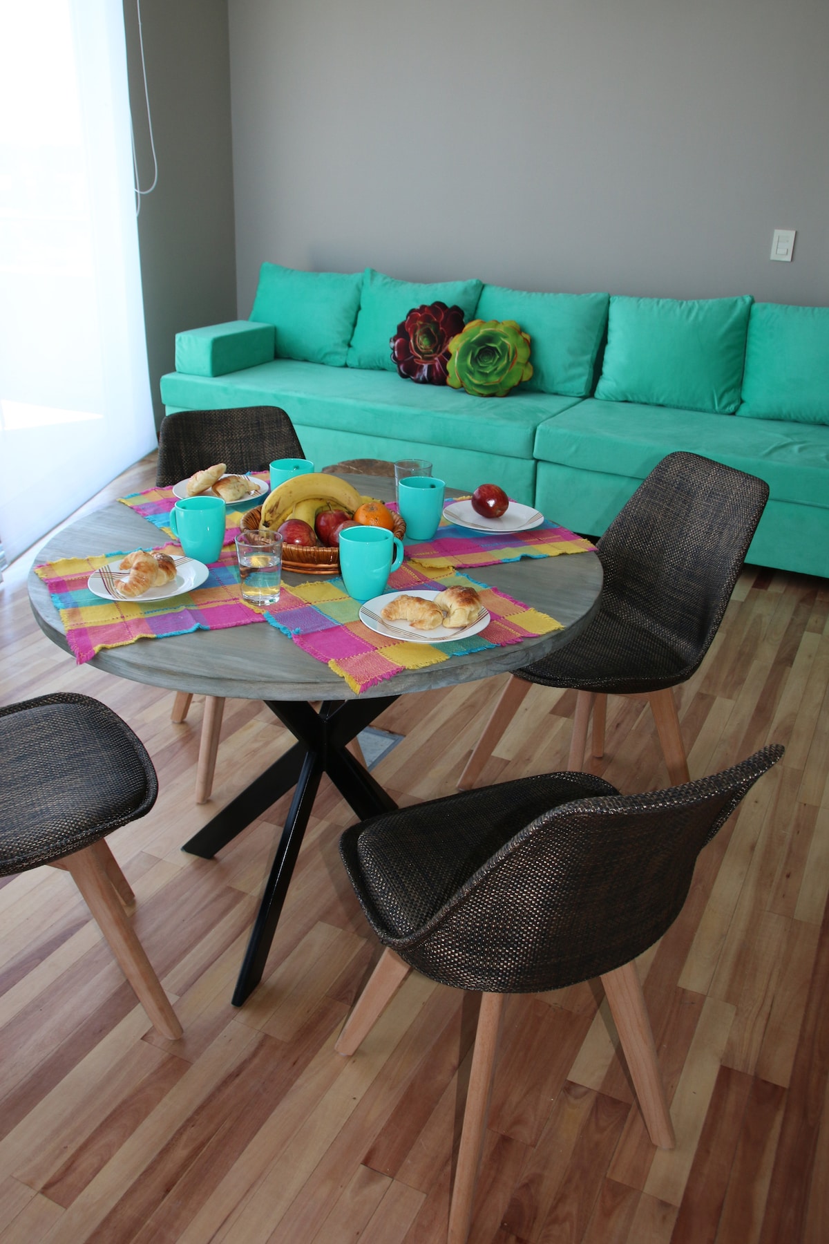 Popular Airbnb listing: TIGRE GO 1, with the best view and balcony overlooking the river in Tigre