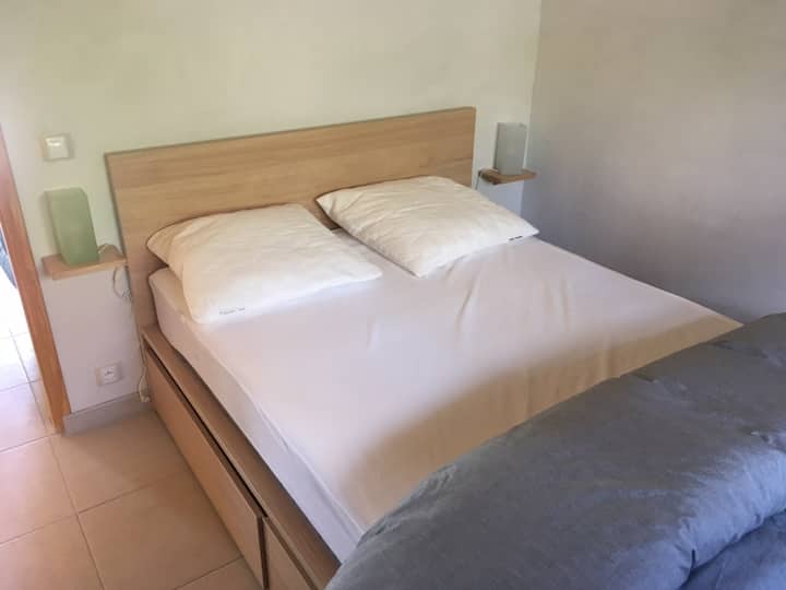 Chambre lit 140 couple en RDC