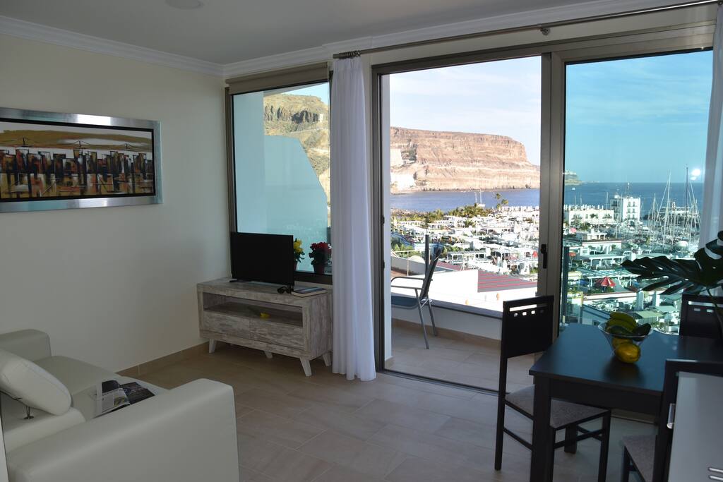 SALON-COCINA CON VISTAS AL MAR