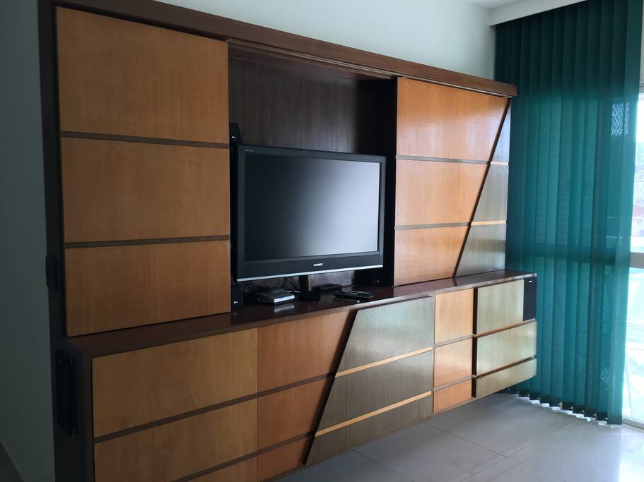 Movel da Sala com Tv, Home theater e aparelho de som
