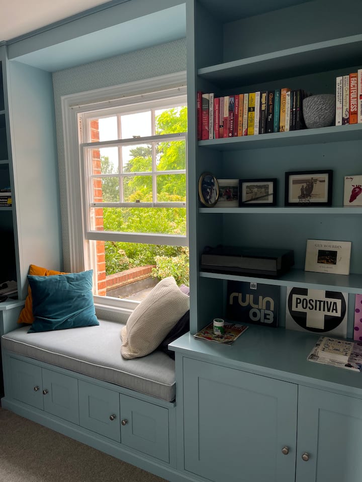 Chumba cha kulala 4: 
Chumba cha kusomea /chumba cha wageni 