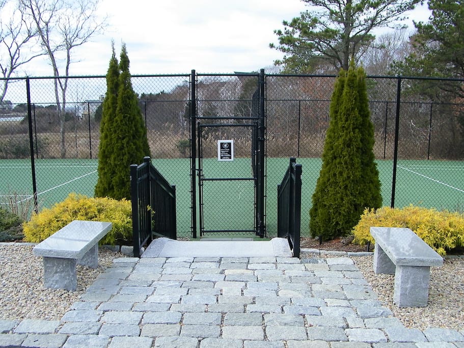 private neighborhood association tennis courts