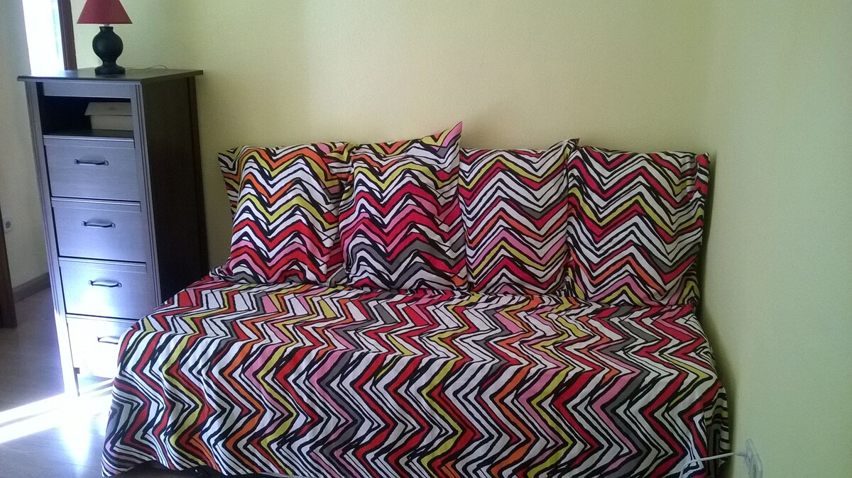 Annuncio Airbnb popolare: M17- Madrid Centro apartment with WiFi a Puente De Vallecas