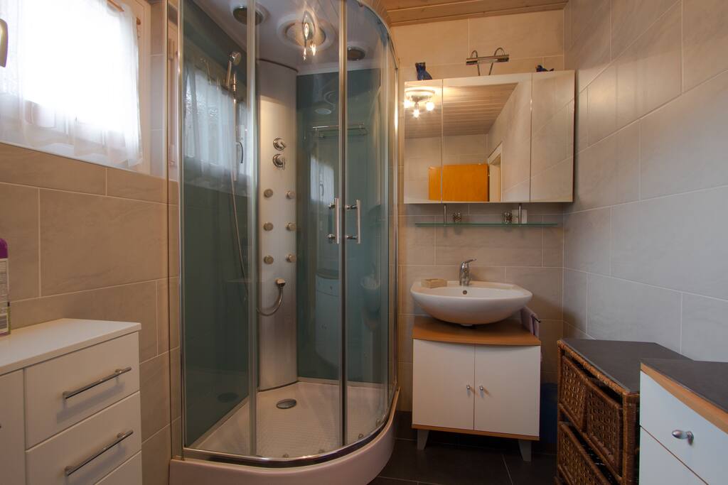 Salle de bain/douche et WC