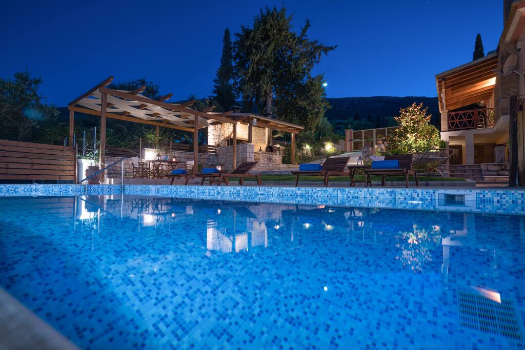 The private Pool of Villa Clairy