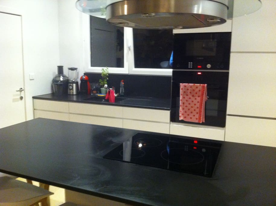 Modern & Fully Equipped Kitchen