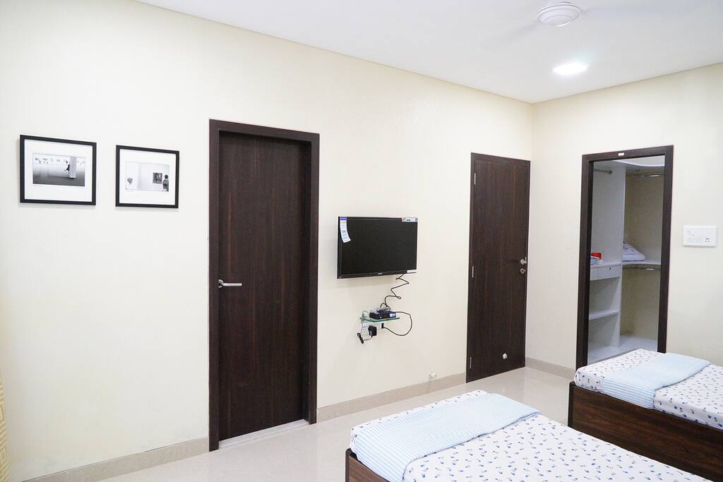 Bedroom with Walk-in Wardrobe