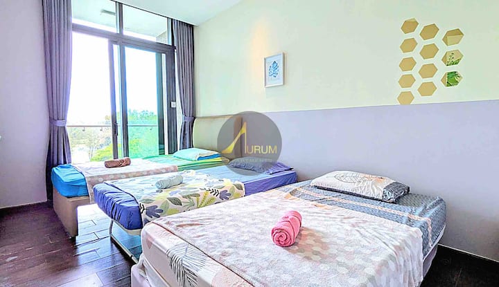 สามารถจัดเตียงเดี่ยวเสริม (มีค่าใช้จ่ายเพิ่มเติม) ในห้องนอนนี้เพื่อรองรับได้ 3 คน โปรดระบุจำนวนผู้เข้าพักที่ถูกต้องเมื่อทำการจองเพื่อที่เราจะได้เตรียมตัวตามนั้น