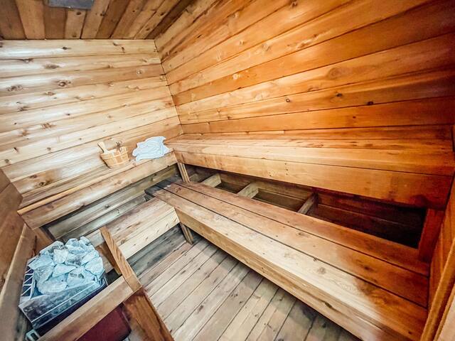 Twin Cities Oasis★Pool★Sauna ★7Beds 5Acres★Firepit gallery image 4