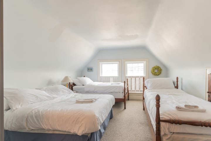 Spavaća soba6, 1 bračni krevet (160x200)