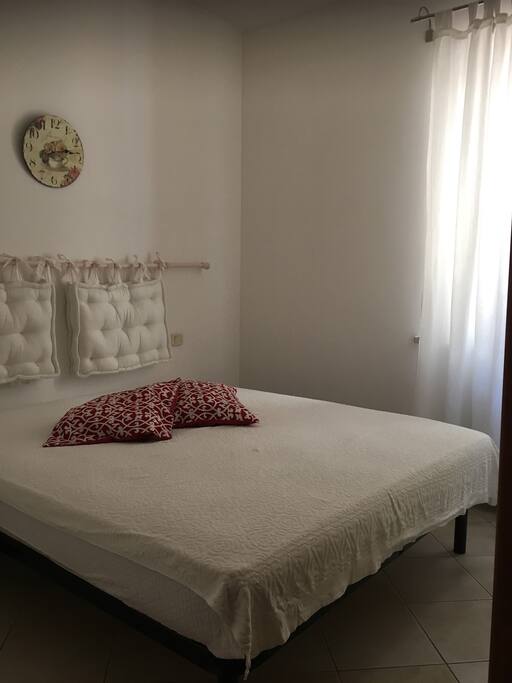 seconda camera matrimoniale con armadio e aria condizionata