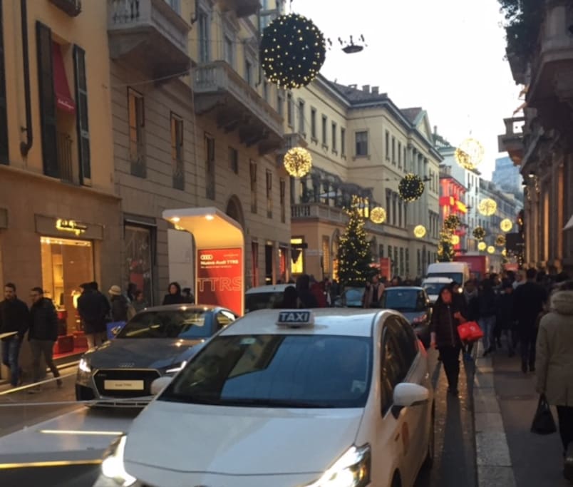 Fashion steet: Via Montenapoleone Luxury Brend