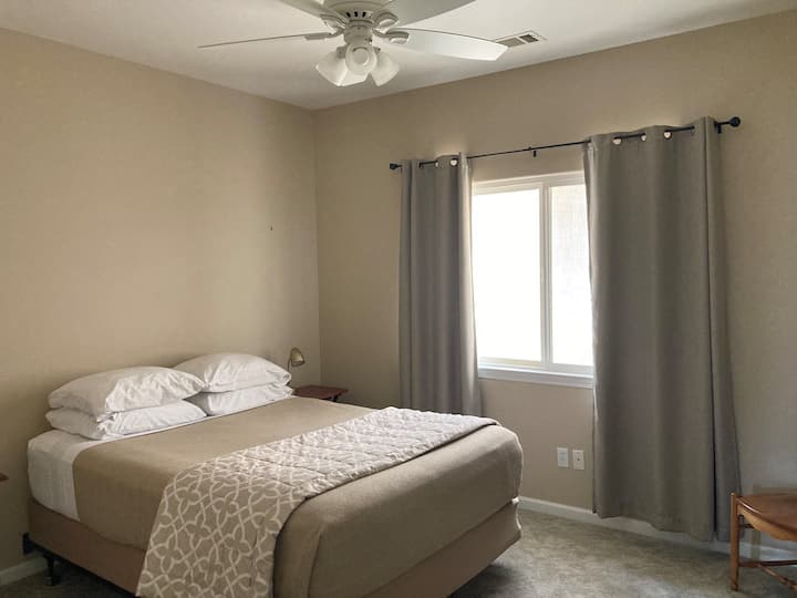 chambre 1 avec lit queen