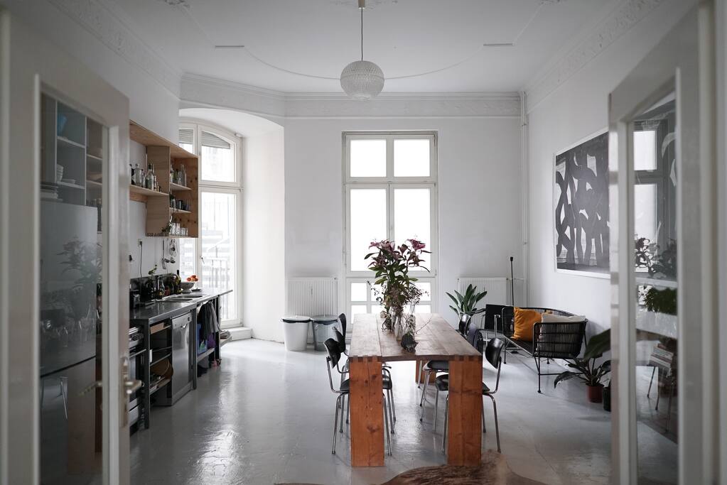 Spacious Eat-In Kitchen