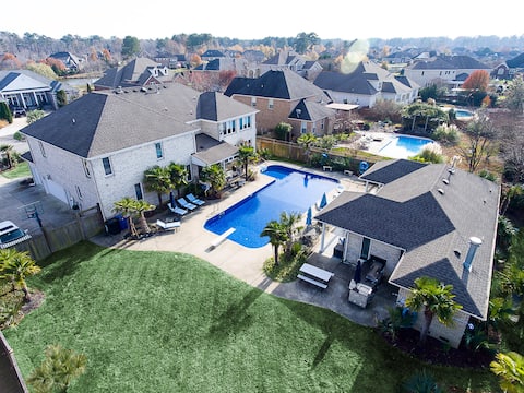 Luxury Home, 50' pool, hot tub, grill & pool house