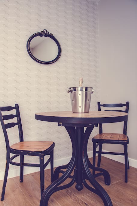 Dinner or drinks for two?