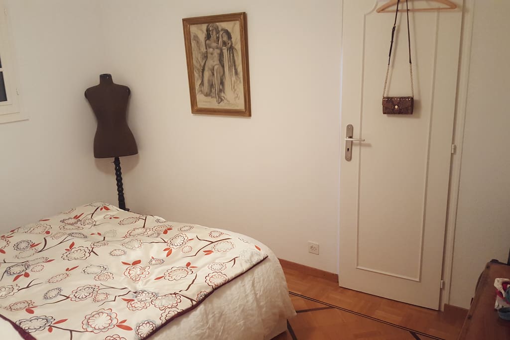 Chambre double lit / Room with double bed