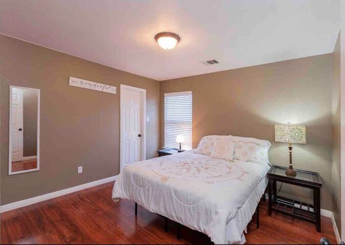 Perfect family or corporate! Downtown, UT, Domain gallery image 4