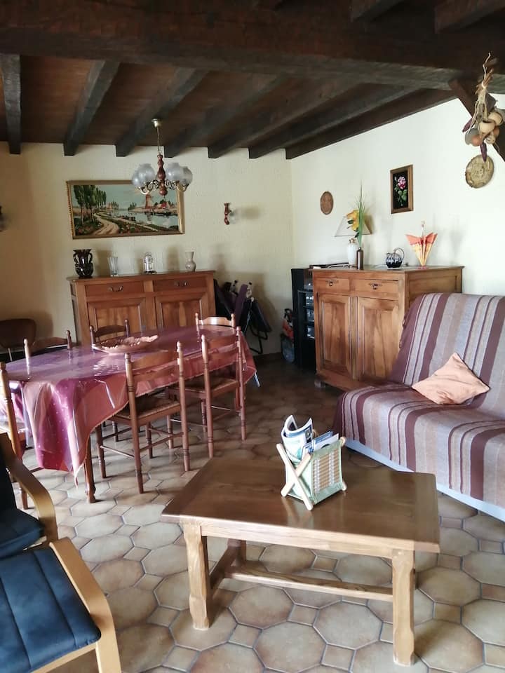 Maison  Pleine Campagne Près  Montpon Menesterol - Dordogne