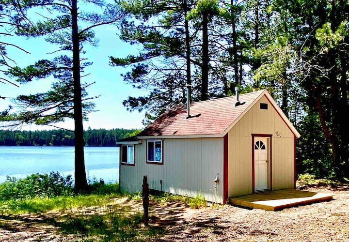 8 Best PetFriendly Cabins Near Tahquamenon Falls, Michigan Updated