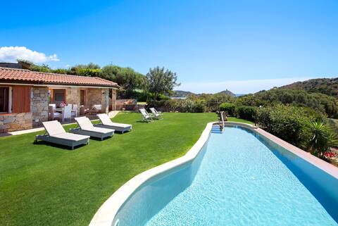 Chia Beautiful Villa, exclusive pool, near the sea