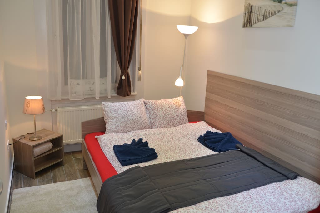 Beroom 2 with double bed