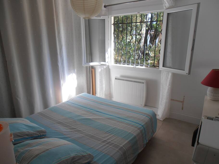 Chambre grand lit