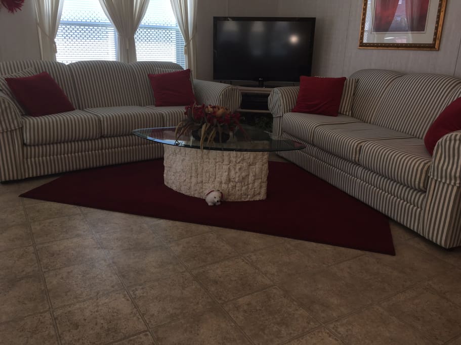 PART LIVING ROOM