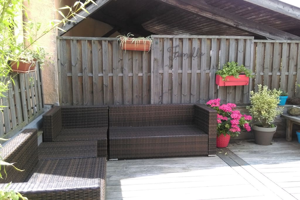 Mobilier de jardin, barbecue