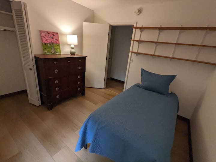 bedroom #3 with twin size bed