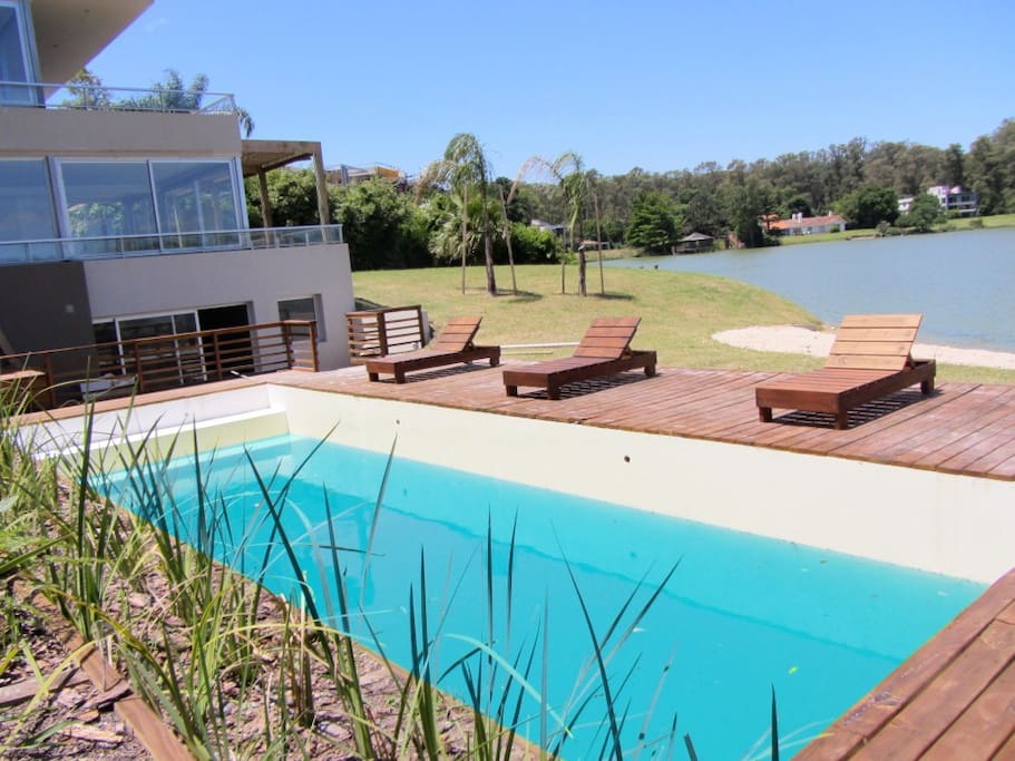 Piscina común del edificio