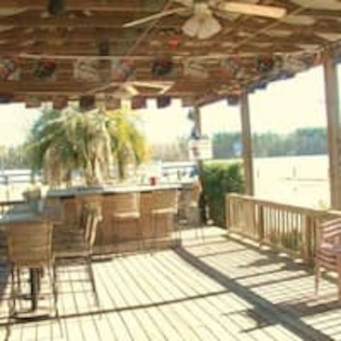 Outdoor Bar at the restauraunt