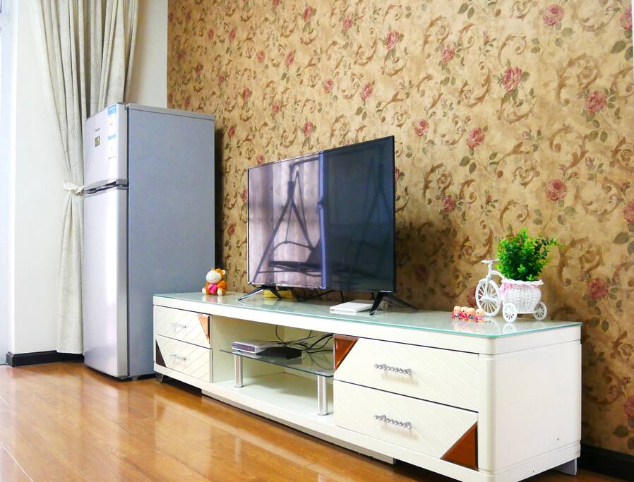 提供wifi、电视、小米机顶盒