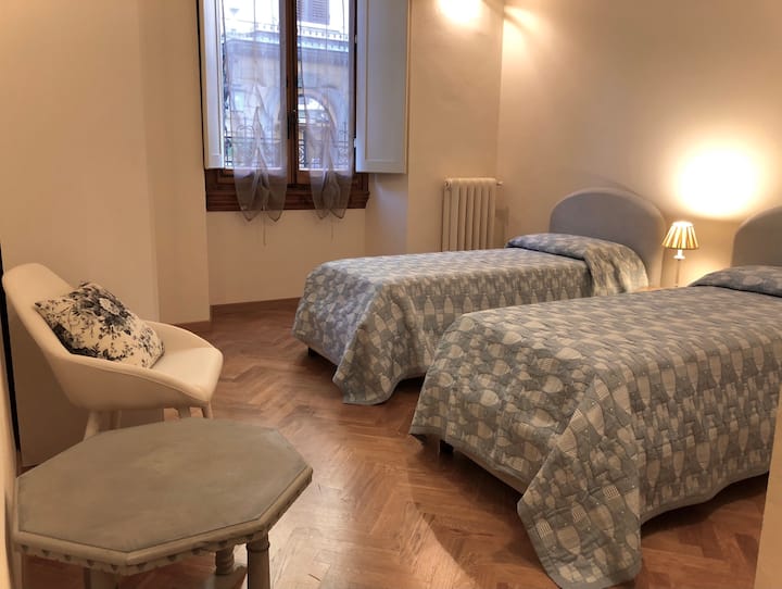 ორადგილიანი საძინებელი