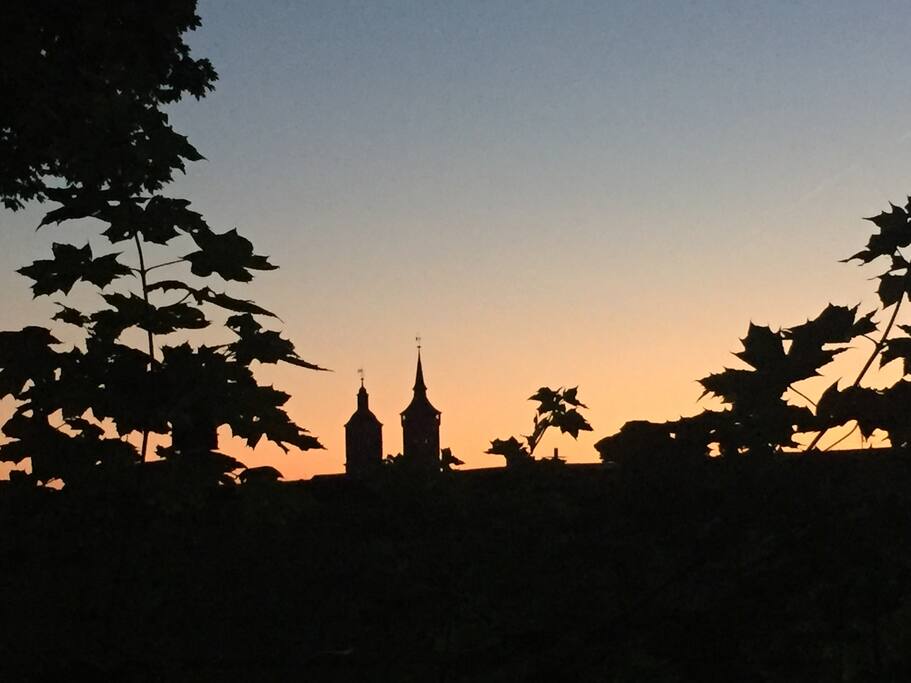 Blick vom Göttinger Wall auf den Johanniskirchturm