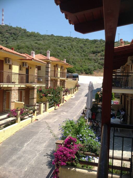 The maisonette has two kitchen, two bathrooms, two bedrooms and, at the main floor, a sofa that converts into a double bed. There are air-cooling systems in both the ground and the first floor