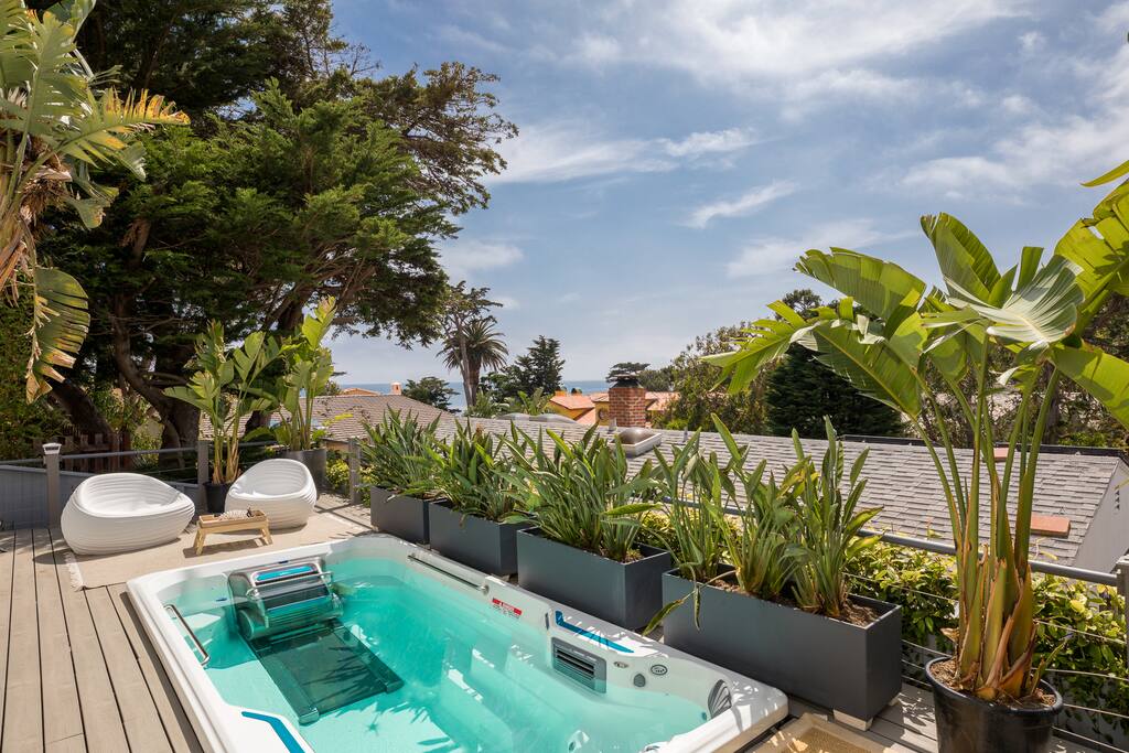 Endless pool with swim current and Water Stairmaster