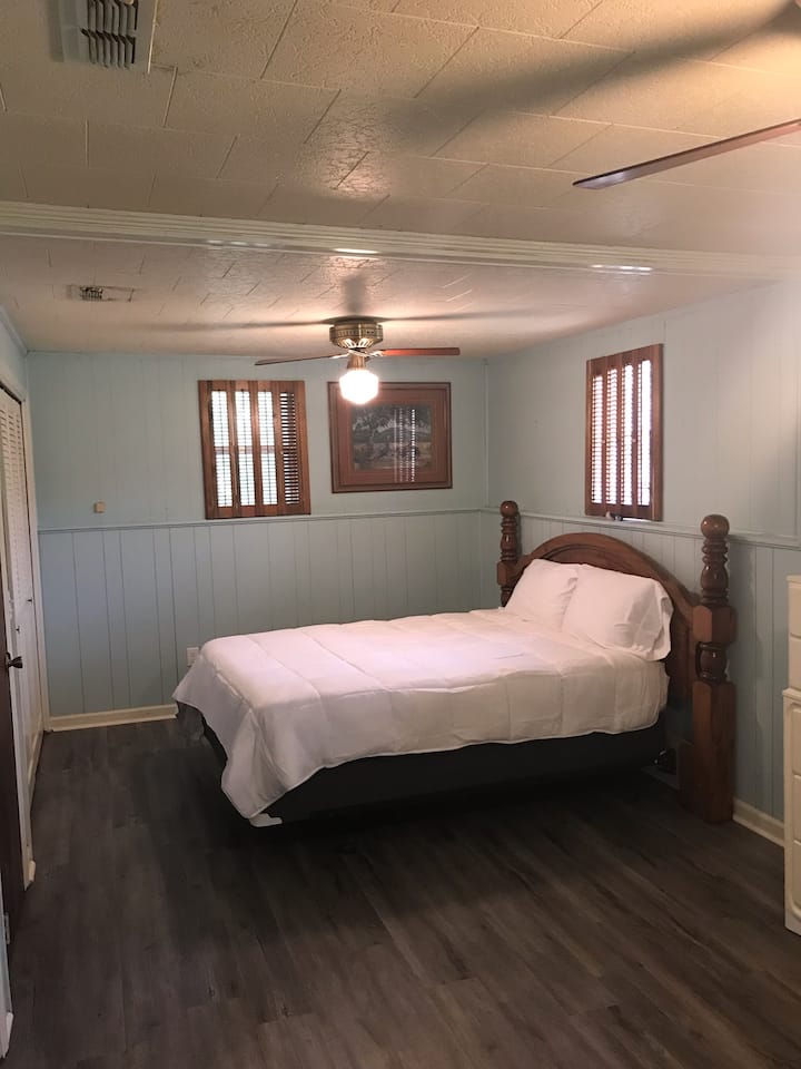 Საწოლი 152 × 203 სმ