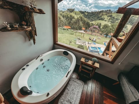 Chale in the countryside with hydro, pool and beautiful view