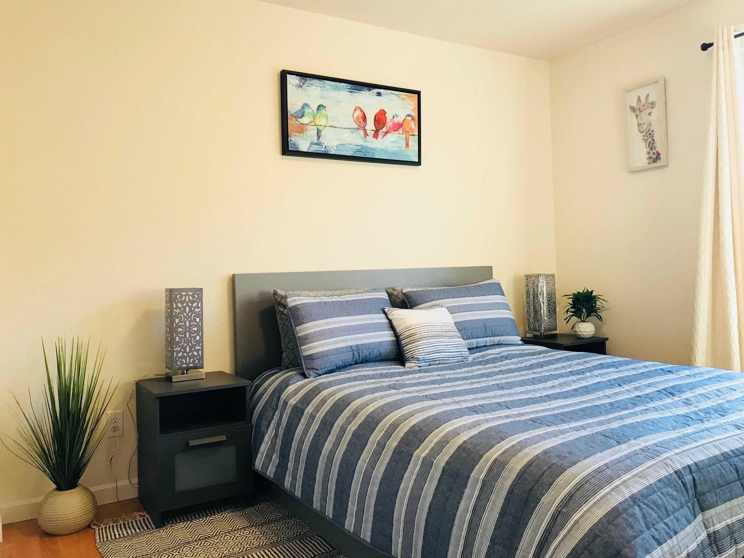 Relaxed 3B/2Ba Home with Private Parking - Image 42