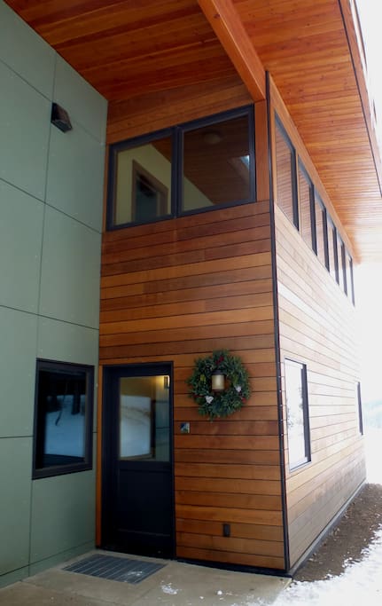 Guests' private entrance