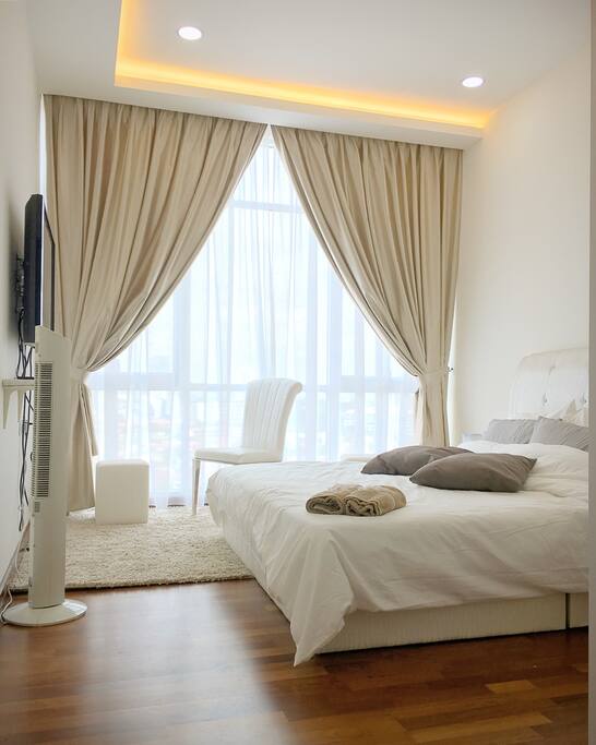 MasterBedroom Suite (you might or might not be allocated to this room)
