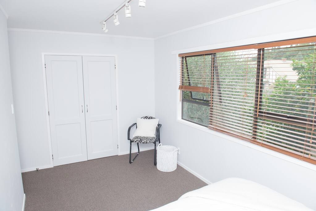 Upstairs bedroom (2)