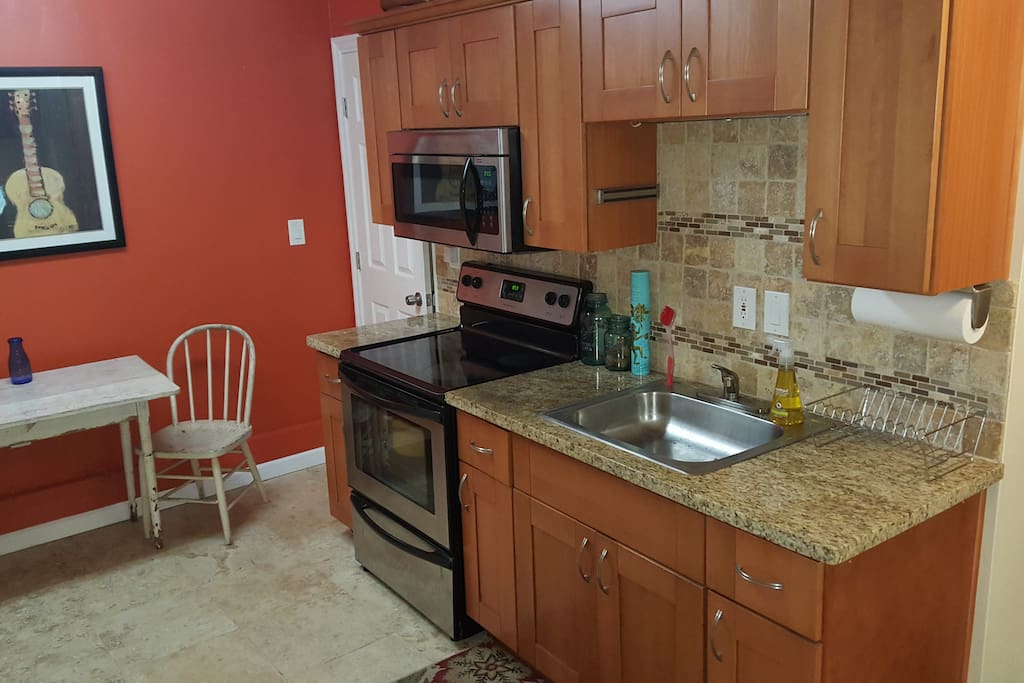 complete eat in kitchen with amenities