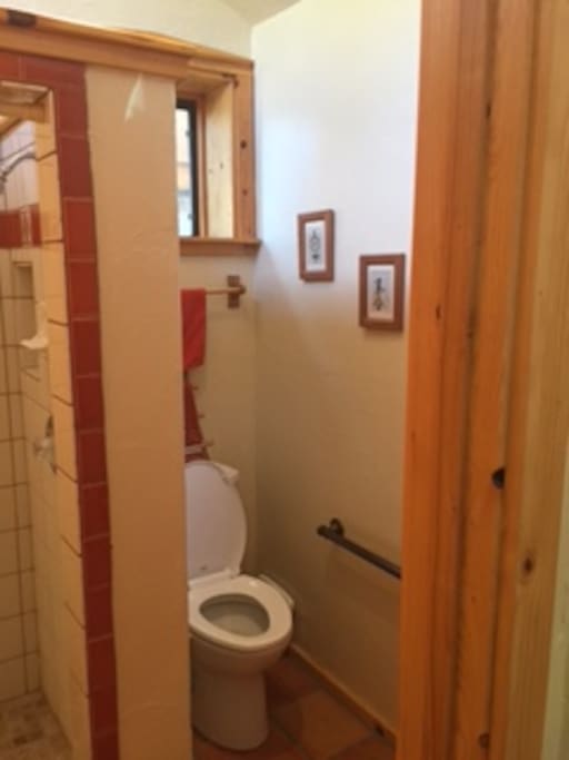 3/4 bath with tile shower