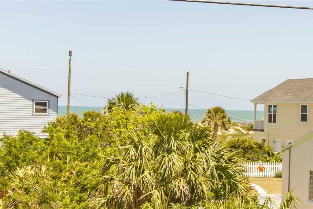 The Ocean is calling you! - You may find it hard to stay indoors with the beach so close!