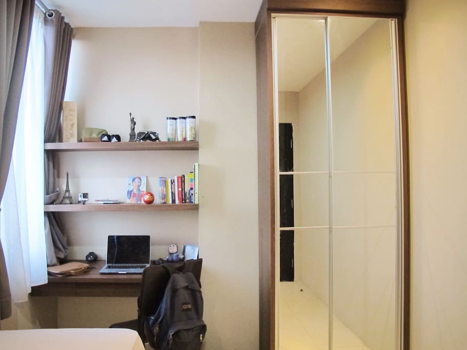 Wardrobe & Desk - 2nd Bedroom