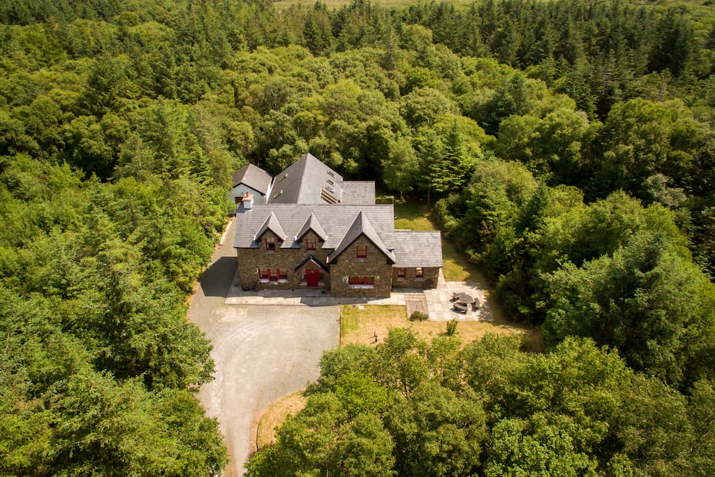 Luxury Cottage in the Woods, Kerry Houses for Rent in Glenbeigh
